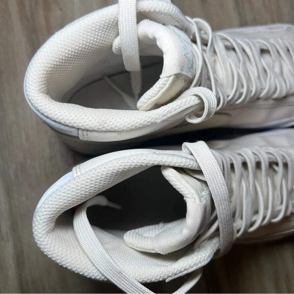 Nike Blazers Mid ‘77 Sneakers White With Iridescent Swoosh Youth Size 4Y
